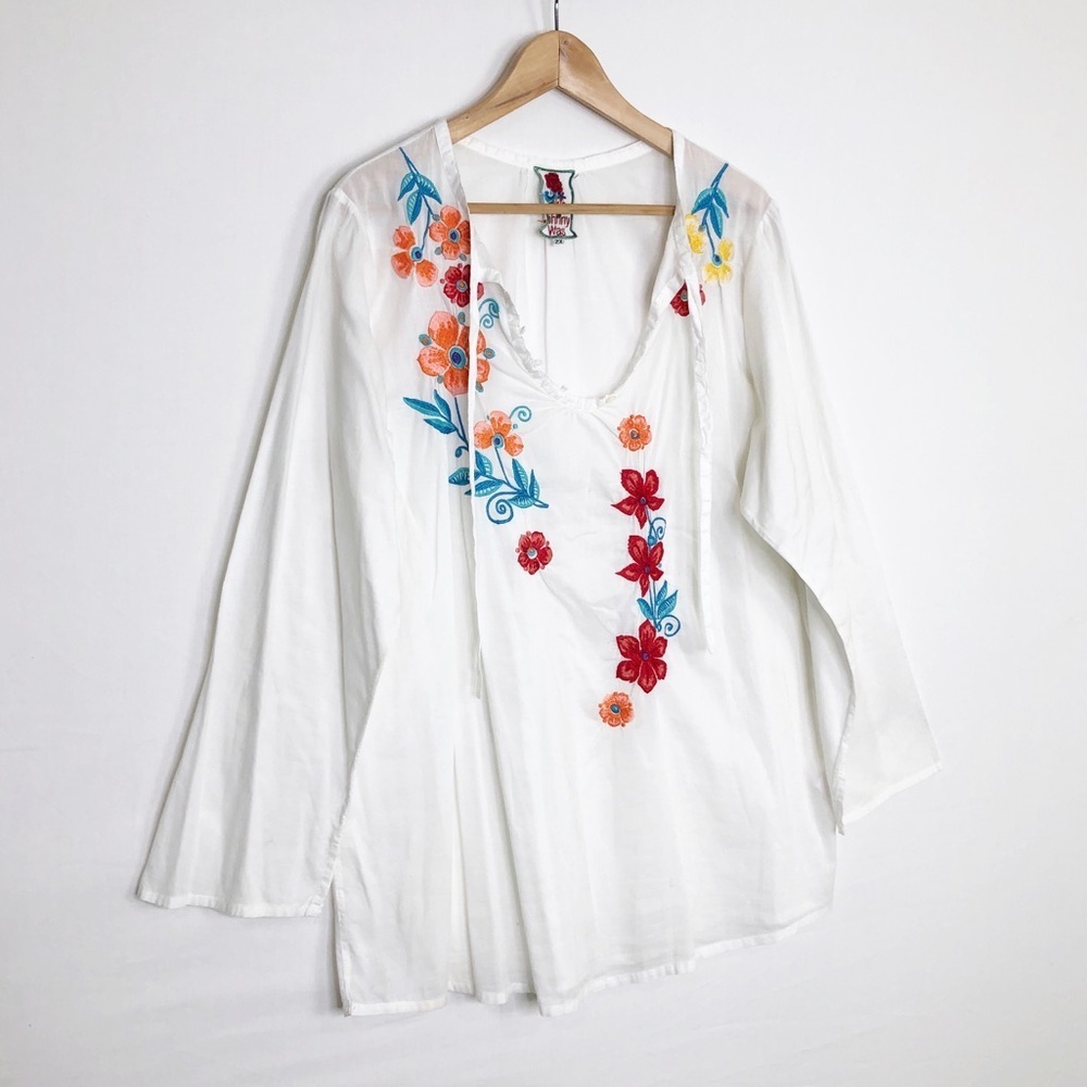 Johnny Was 2X  White embroidered BoHo tunic blouse - Picture 6 of 9